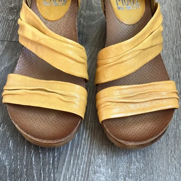 Miz Mooz Cassie leather wedge sandals - Picture 16 of 17